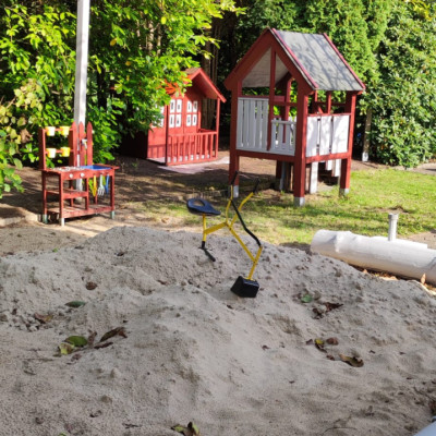 Sandkasten-+ Matschküche